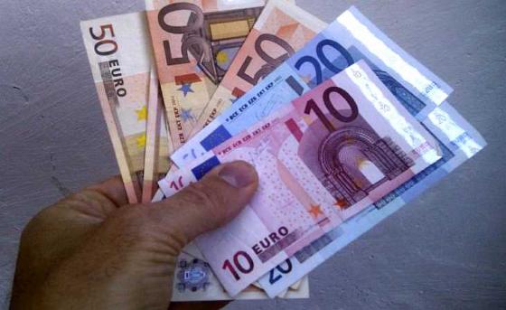 Hånd_euro_penger