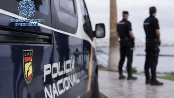 Politibil_betjenter_policia nacional