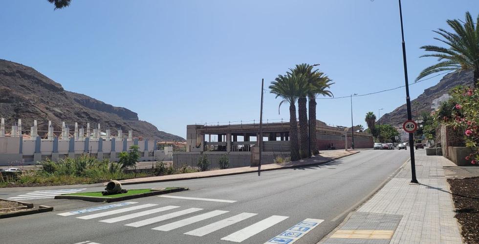 Uferdig okkupert bygning i Puerto de Mogan.
