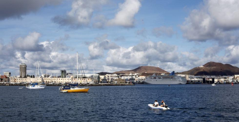 Cruiseskip i havnen i Las Palmas, Gran Canaria.