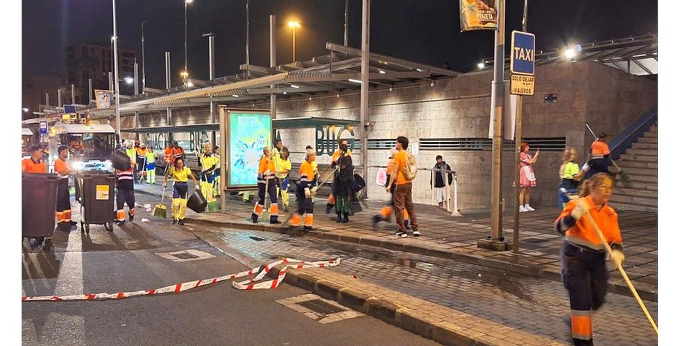 Renholdsperonale i jobb på gate.