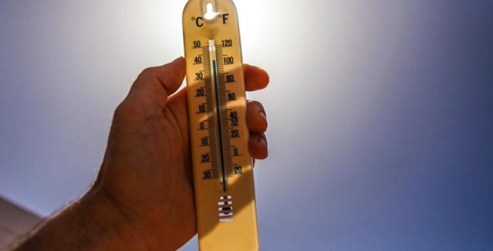 Gradestokk Termometer sol himmel hånd 